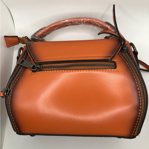 Woman Vintage Sitching Rivet Decorative Flap Saddle Bag - Picture 4 of 6